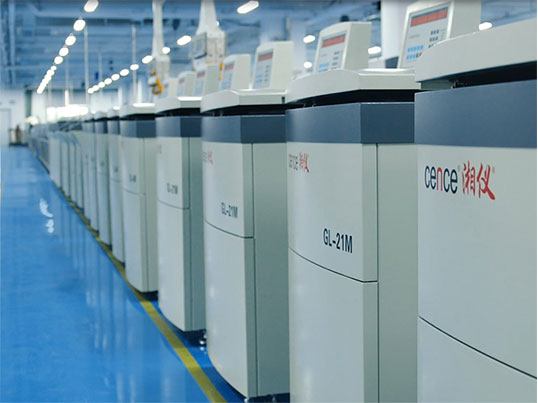 Wartung der Zentrifuge für Blut beutel