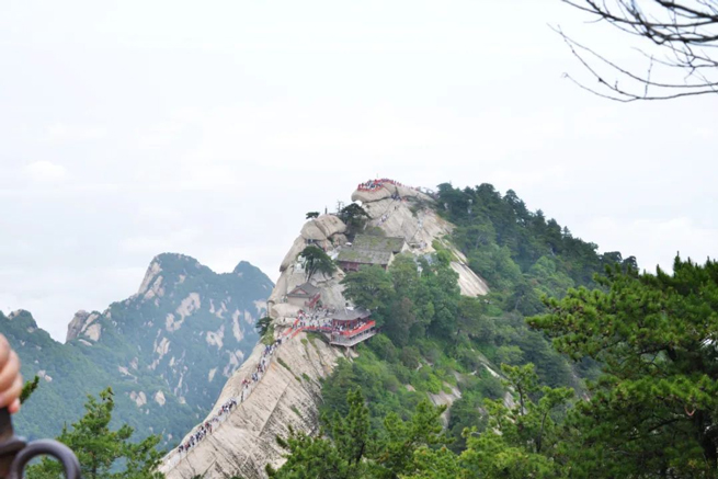 Xiangyi-Mitarbeiter versammelten sich in der alten Hauptstadt Xi'An, um die tausend jährige Geschichte und Kultur reise zu erleben. Xiangyi-Mitarbeiter versammelten sich in der alten Hauptstadt Xi'An, um die tausend jährige Geschichte und Kultur reise zu erleben.