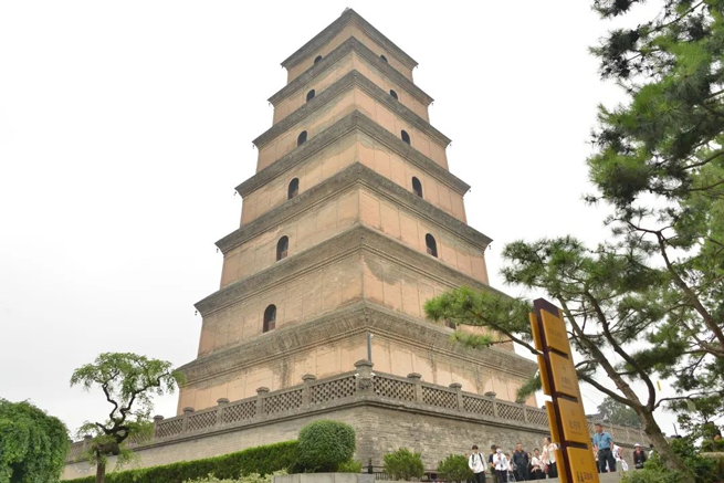 Xiangyi-Mitarbeiter versammelten sich in der alten Hauptstadt Xi'An, um die tausend jährige Geschichte und Kultur reise zu erleben. Xiangyi-Mitarbeiter versammelten sich in der alten Hauptstadt Xi'An, um die tausend jährige Geschichte und Kultur reise zu erleben.