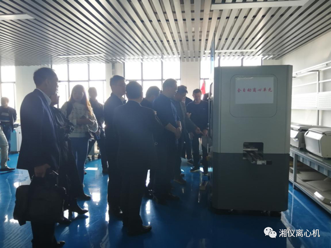 Experten des Inspektions experten ausschusses der Changsha Medical Device Industry Association besuchten Unternehmen für medizinische Geräte wie Hunan Xiangyi Laboratory Instrument Development Co., Ltd Experten des Inspektions experten ausschusses der Changsha Medical Device Industry Association besuchten Unternehmen für medizinische Geräte wie Hunan Xiangyi Laboratory Instrument Development Co., Ltd